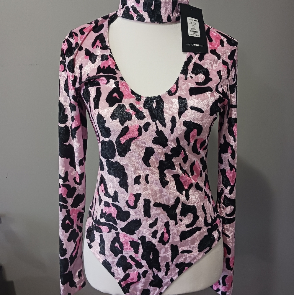 Fashion nova one piece pinknleopard size small